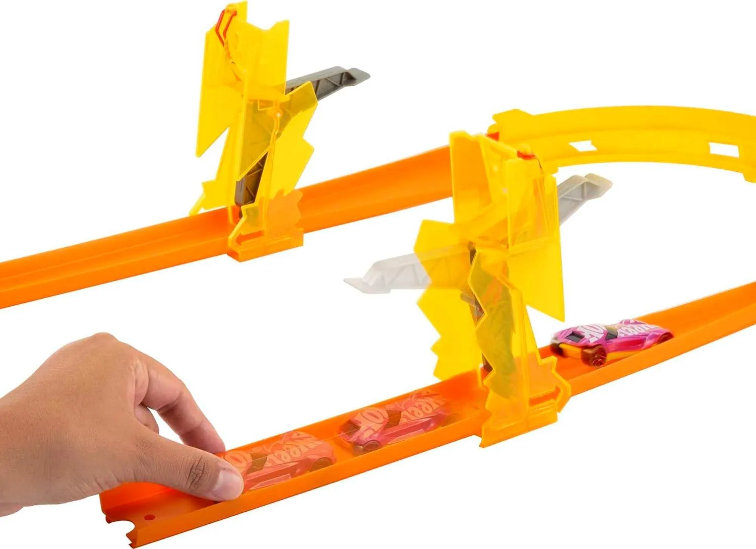 Hot Wheels Track Set with 1 Hot Wheels Car, 12 Track Boosting Components, Stackable Toy Storage Box, Lightning-Themed Track Builder Set for Kids Ages 5 