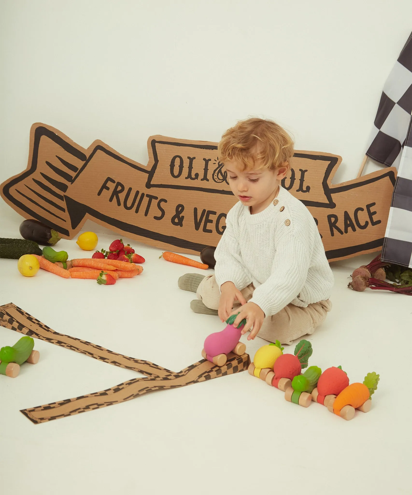 Oli & Carol Lou The Lemon Car